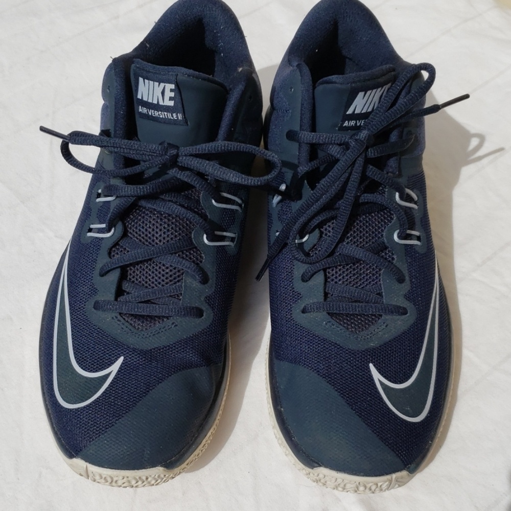 Nike Air Versitile II